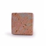 Feldspath rose dans un cube de quartz (63 mm)